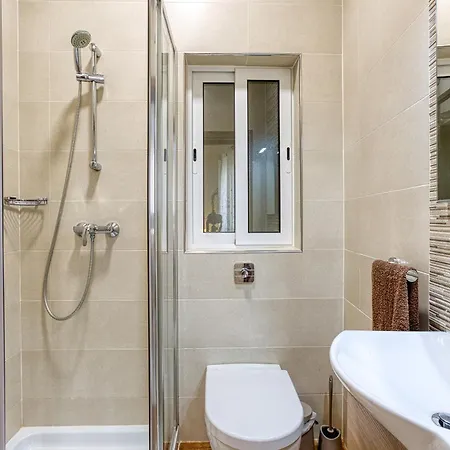 Spacious 3br, Lovely In By 360 Estates