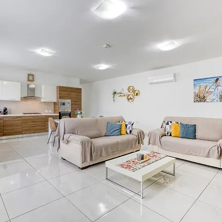 Spacious 3br, Lovely In By 360 Estates Marsaxlokk