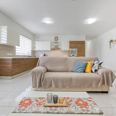 Apartament Spacious 3br, Lovely In By 360 Estates Marsaxlokk